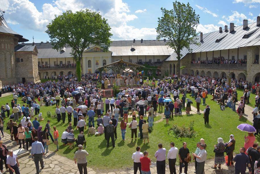 Mănăstirea Neamţ îşi aşteaptă pelerinii în ziua hramului 58741