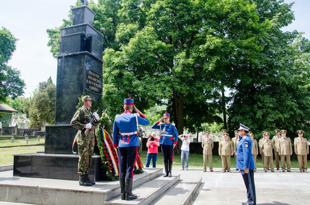 Slujiri arhiereşti la Înălţarea Domnului şi Ziua Eroilor 58701