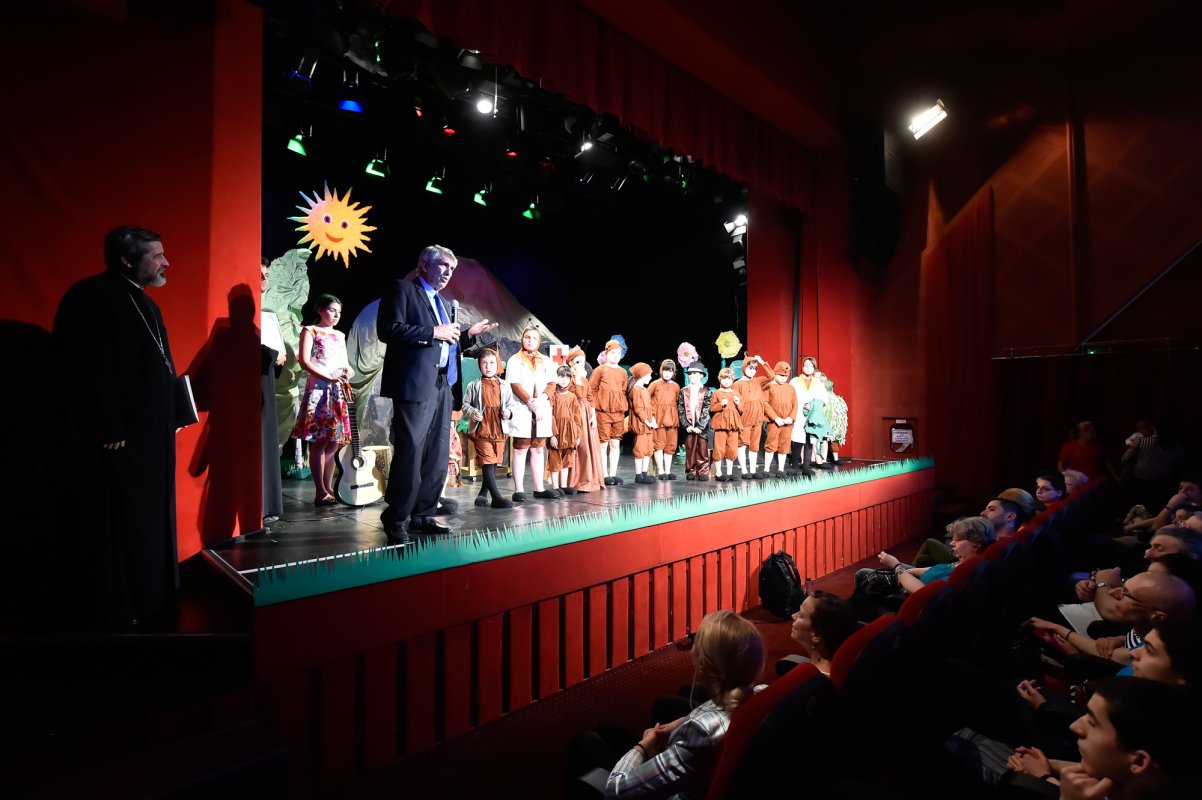 Spectacol caritabil organizat de Parohia „Sfântul Nicolae”-Dintr-o Zi 58732