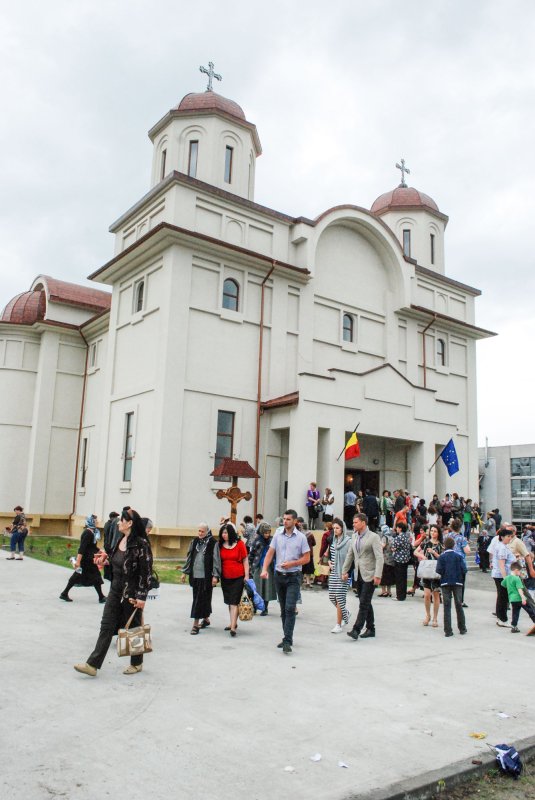 Două biserici craiovene în haină de sărbătoare 58639