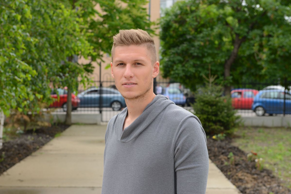 Un fotbalist crescut în casă de preot 58678