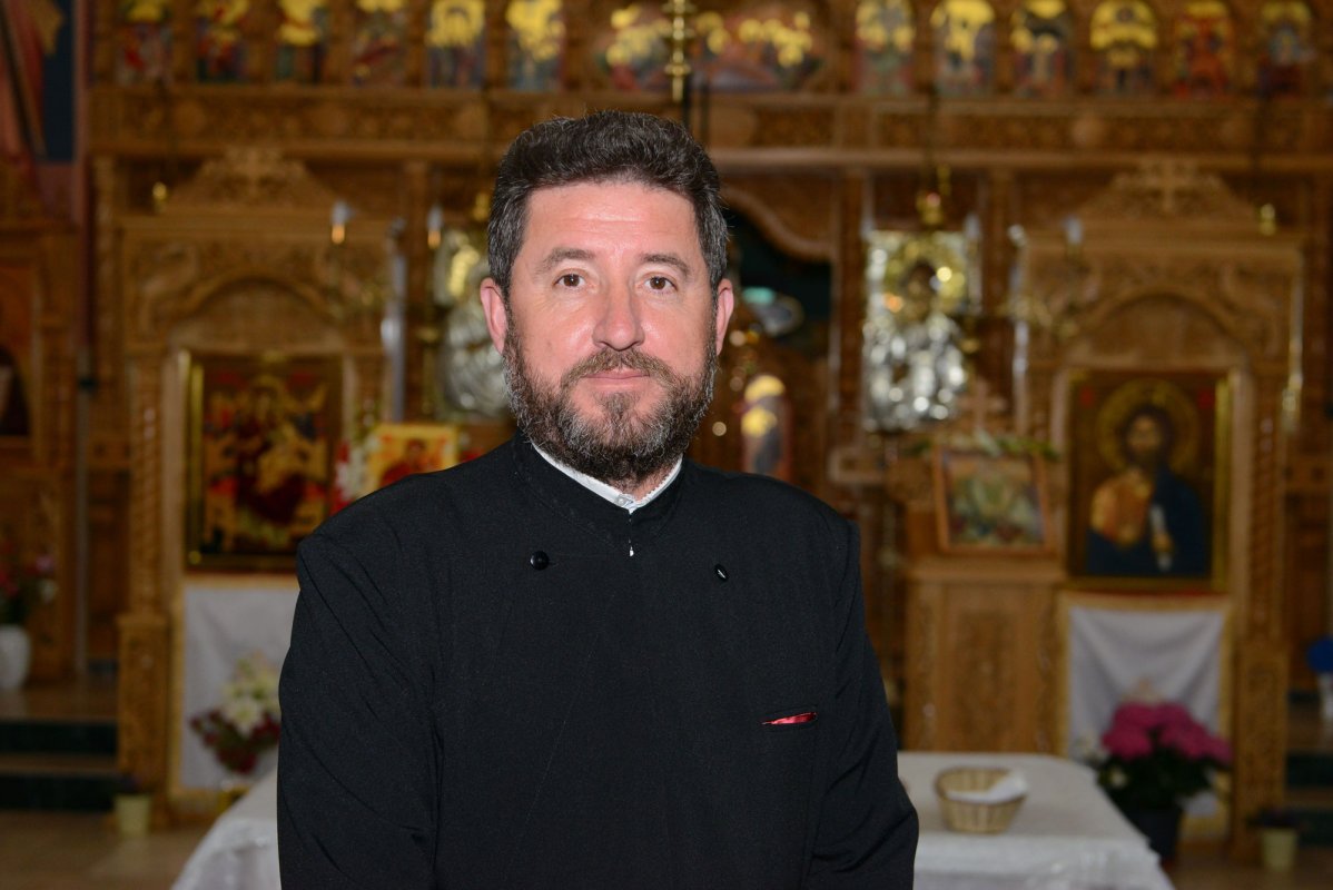 Un fotbalist crescut în casă de preot 58679