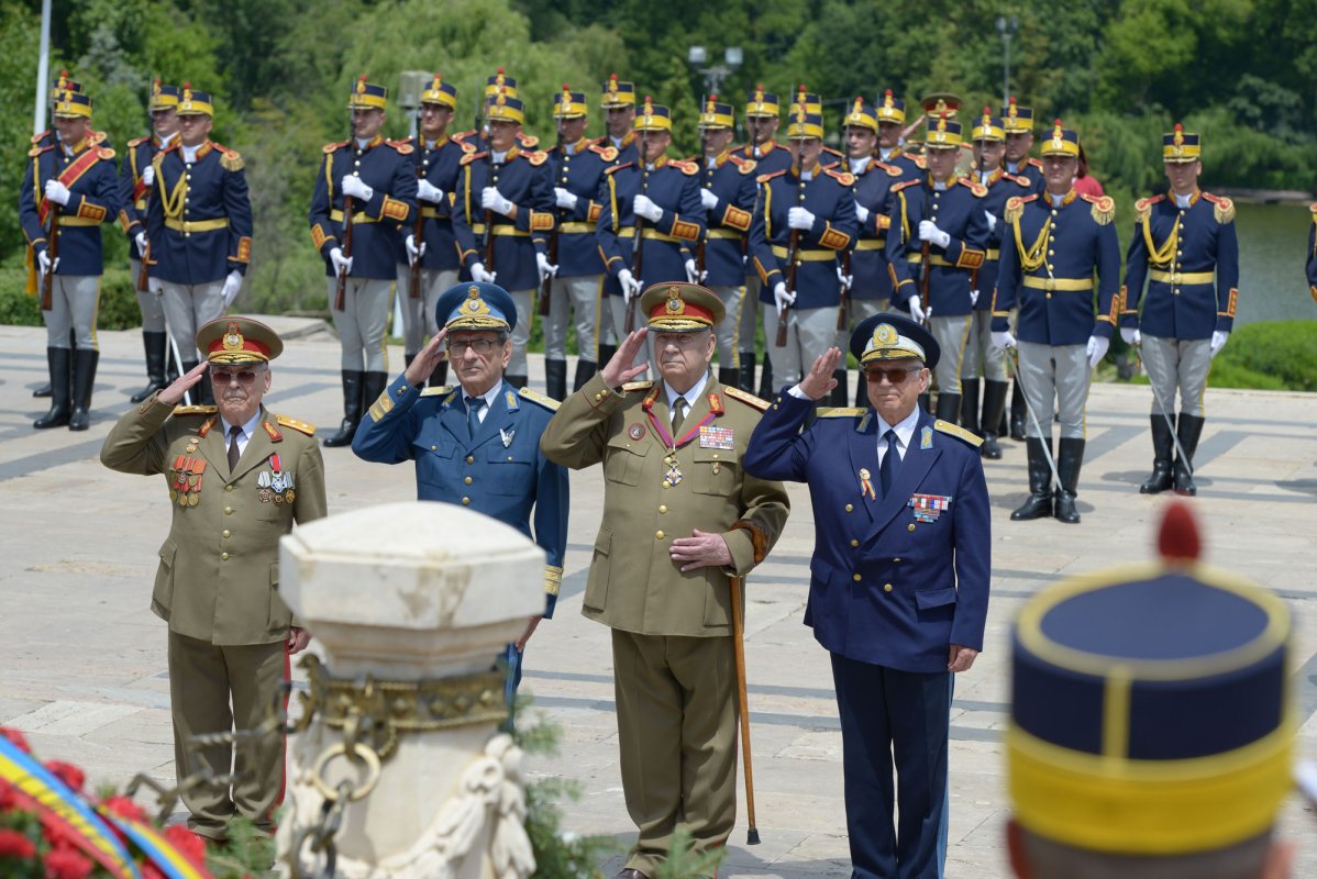 Ziua Eroilor serbată în Bucureşti 58667