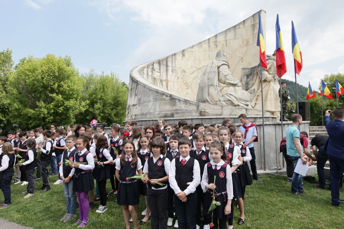 Înălţarea Domnului şi Ziua Eroilor 58562