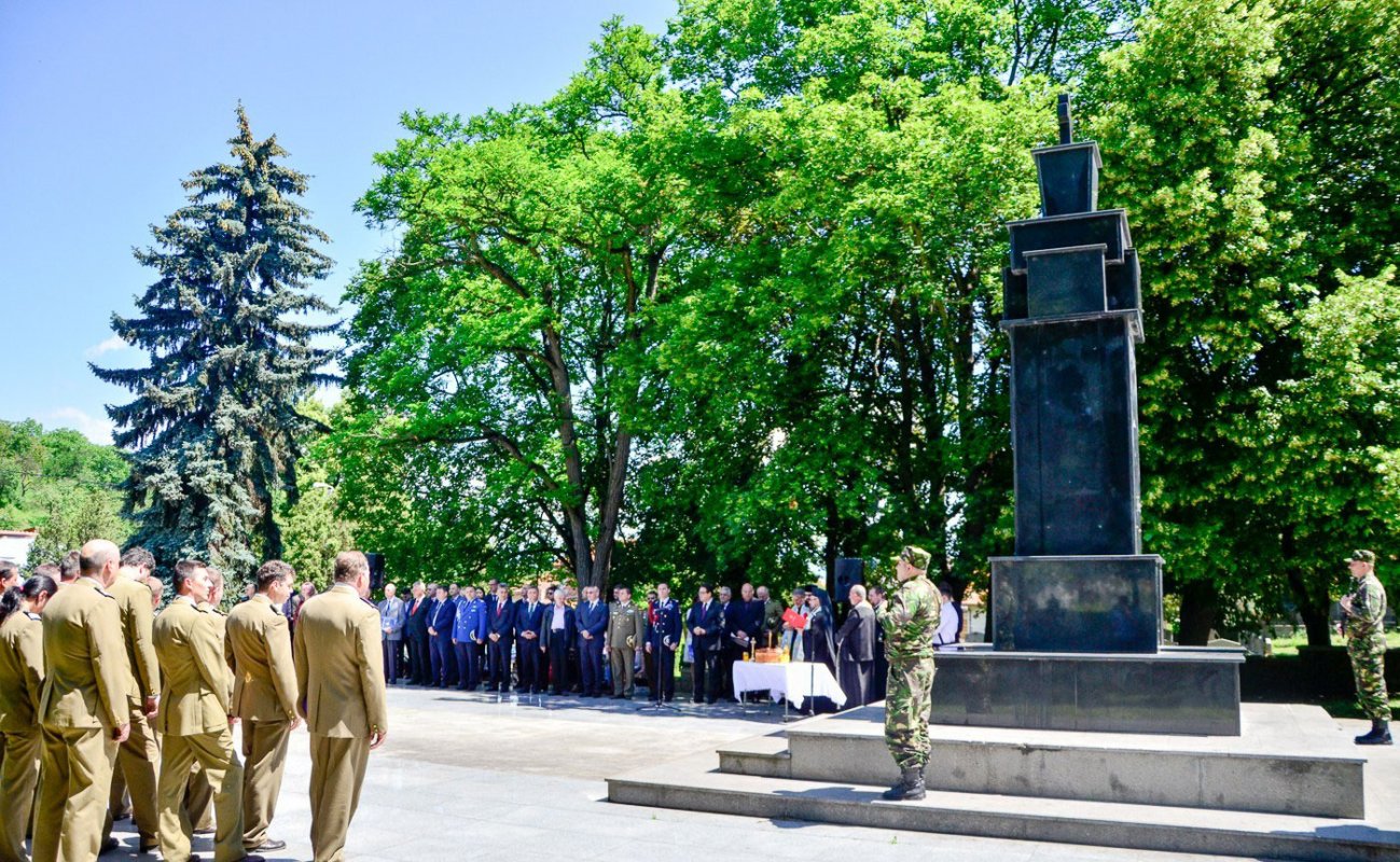 Înălţarea Domnului şi Ziua Eroilor 58563