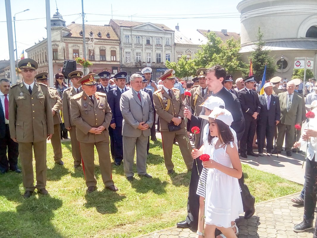 Prinos de recunoștință adus eroilor neamului 58581