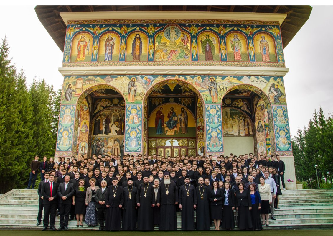 Cine-și uită credința și istoria neamului nu are viitor 58546