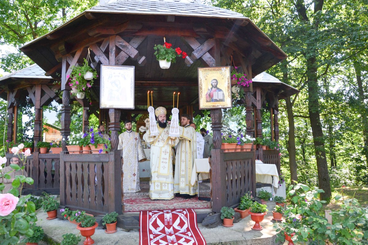 Ceremonii religios-militare de Ziua Eroilor 58495