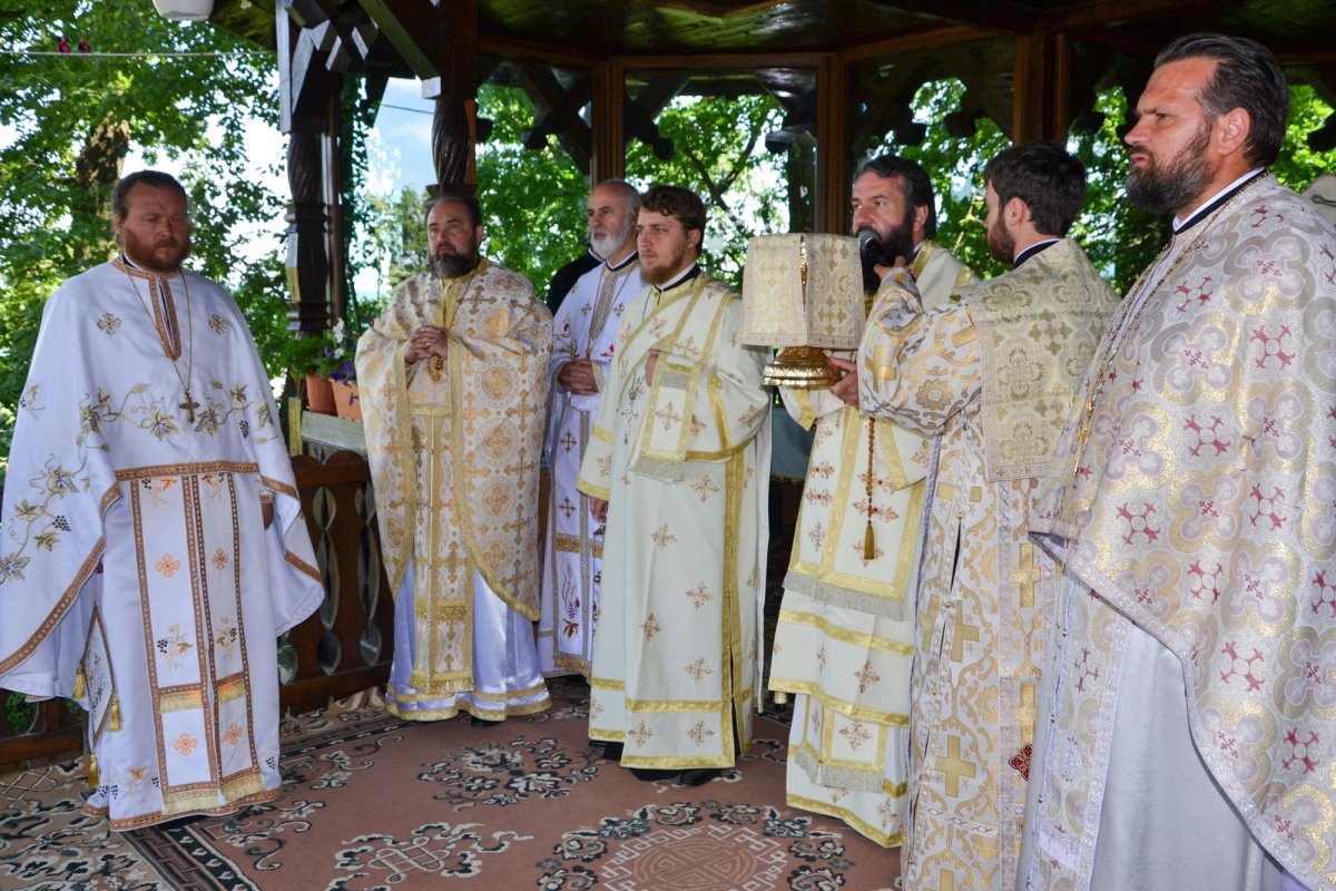 Ceremonii religios-militare de Ziua Eroilor 58496