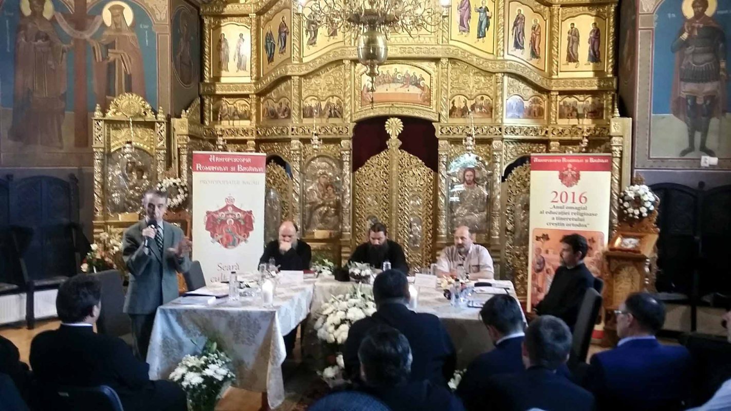 Conferinţă dedicată tinerilor din Bacău 58398