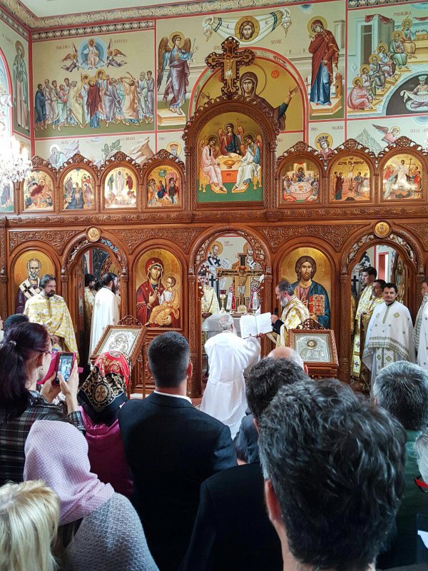 Sfințirea bisericii parohiei românești din Aschaffenburg, Germania 58450