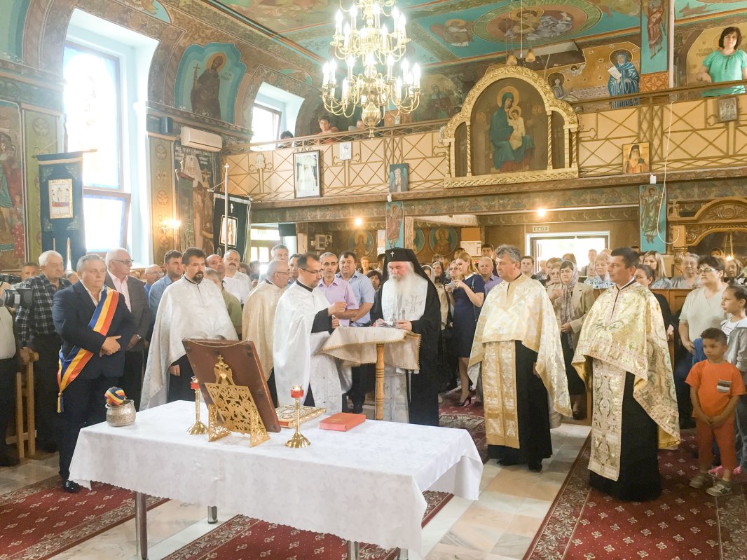 Slujiri arhierești în Banat 58424