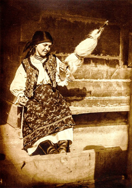 Ocupaţiile femeii, între tradiţie şi modernitate 58366