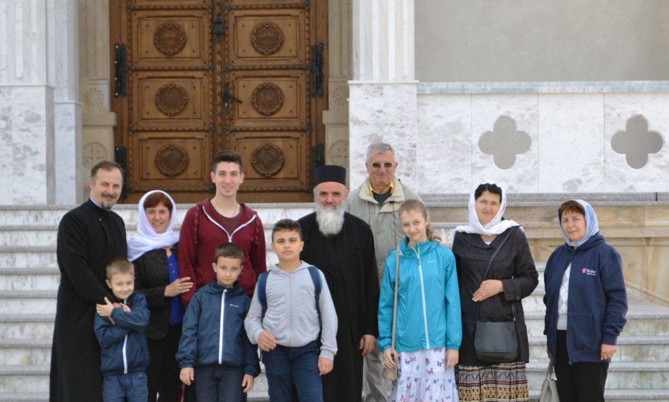 Tineri clujeni, pelerini la Râșca Transilvană 58348