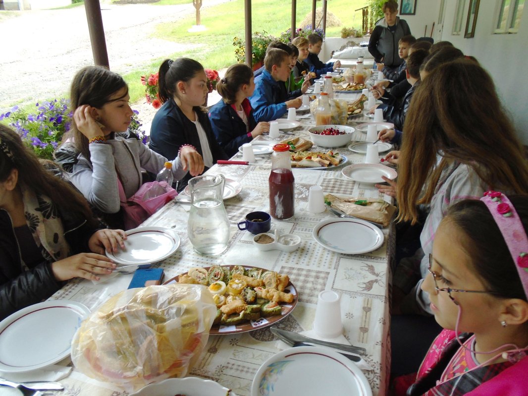 Elevi clujeni în pelerinaj la Mănăstirea Floreşti, Cluj 58286