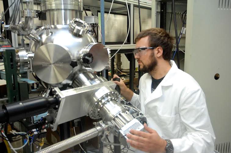 Burse de 15 mii de euro pentru absolvenții cu rezultate de excepţie 58270