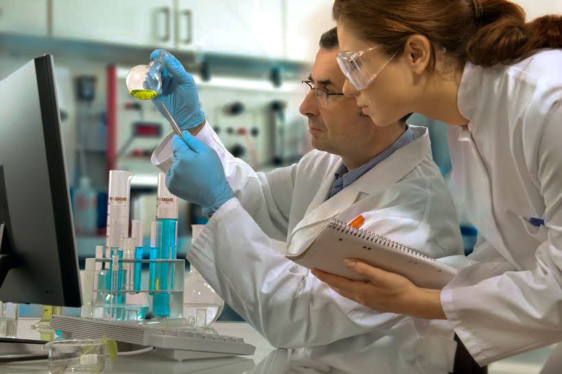 Burse de 15 mii de euro pentru absolvenții cu rezultate de excepţie 58271