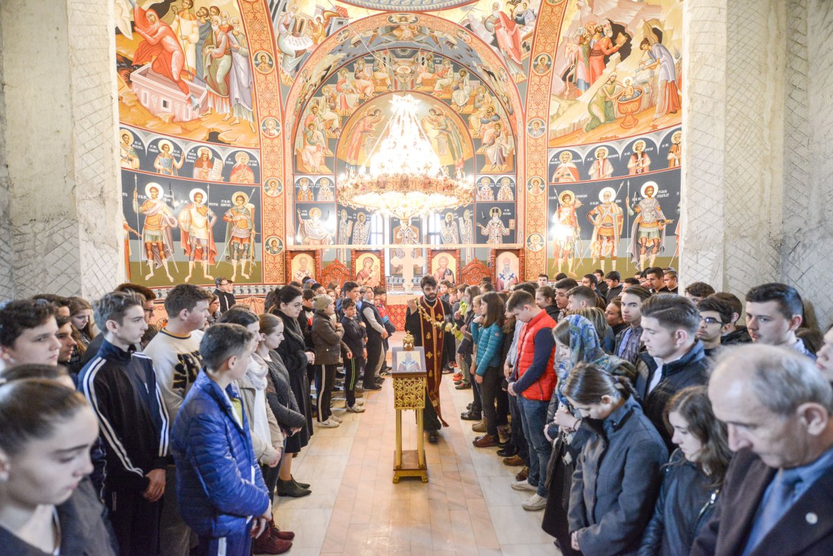 Școala Bisericii, împlinire a vieții tinerilor 58260