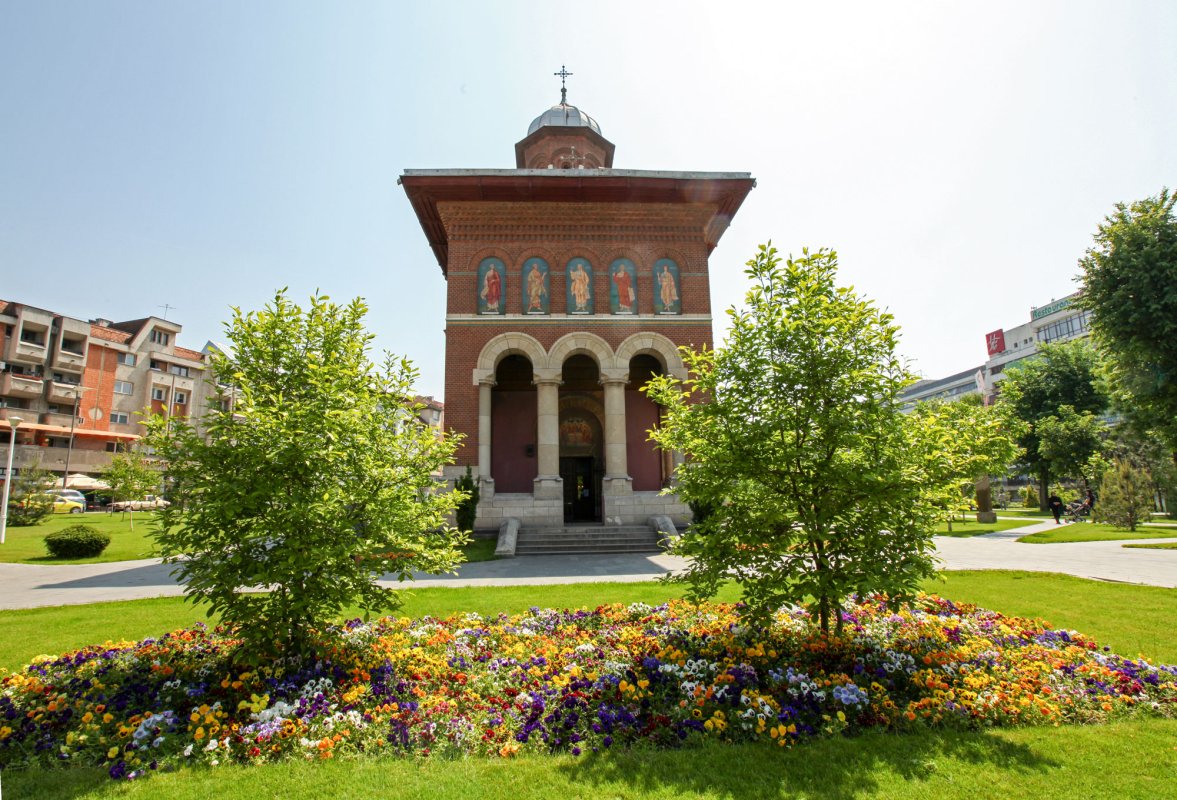 Două locaşuri de închinare cu tradiţie istorică 58171