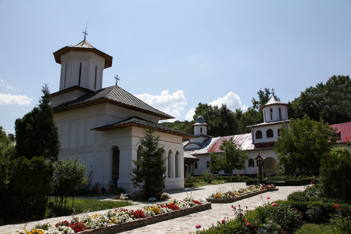 Două locaşuri de închinare cu tradiţie istorică 58172