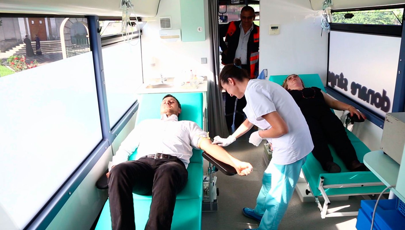 Peste 30 de preoți și credincioși din Agnita au donat sânge 58156