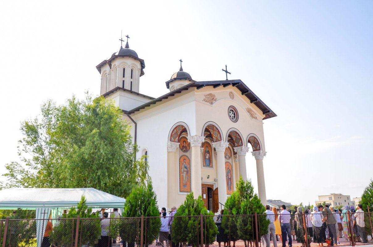 O nouă biserică sfințită în Capitală 58098