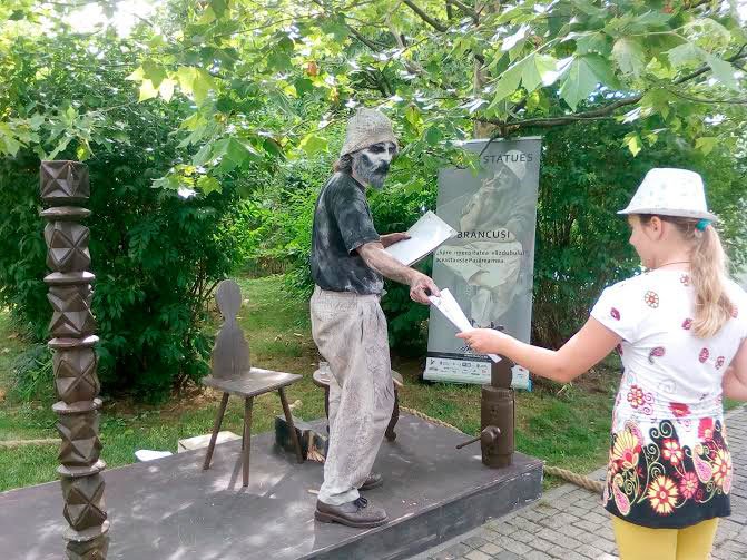 Teatru și distracții în parcul Bazilescu 58103