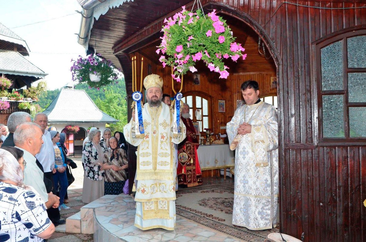 Hramul Sfintei Treimi 57983