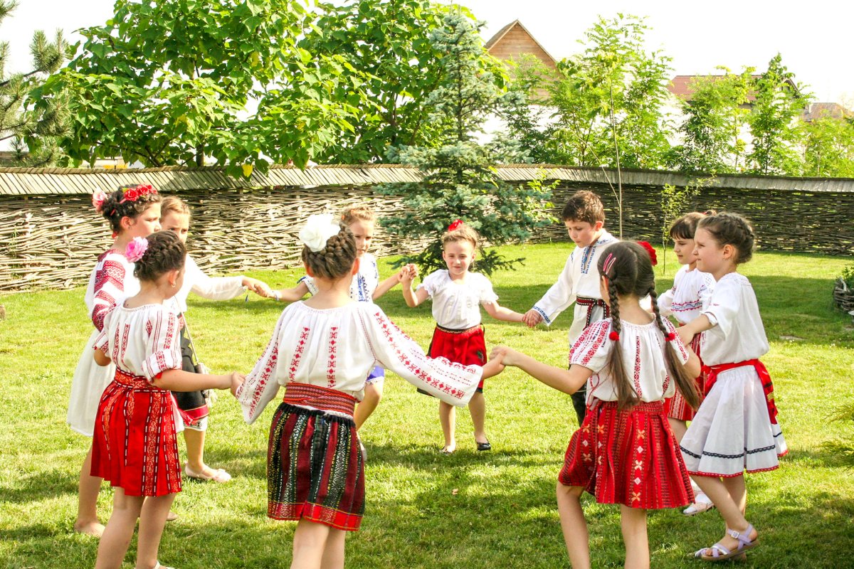 Dialog, joc și cultură pentru o educație sănătoasă 57941