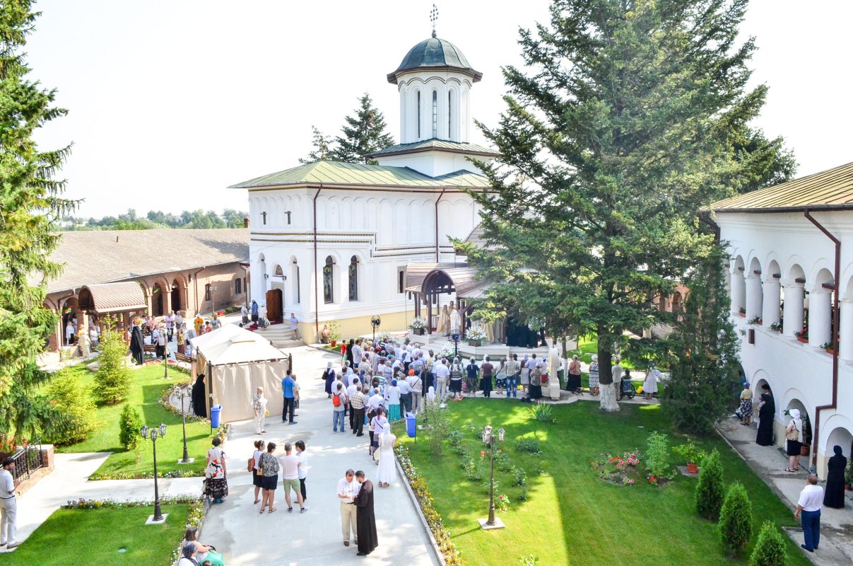 Hramul Mănăstirii Plumbuita din Capitală 57784