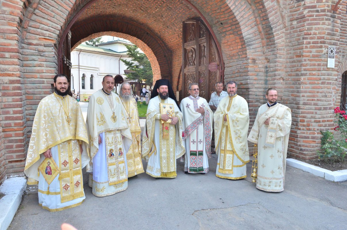 Hramul Mănăstirii Plumbuita din Capitală 57787