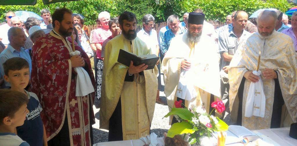O nouă troiţă în Parohia Viişoara, Protopopiatul Oneşti 57673