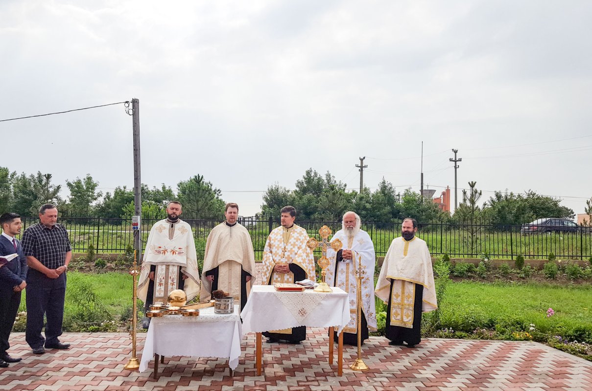 Sfințire de cruce la Parohia „Sânandrei”-Colonie 57703