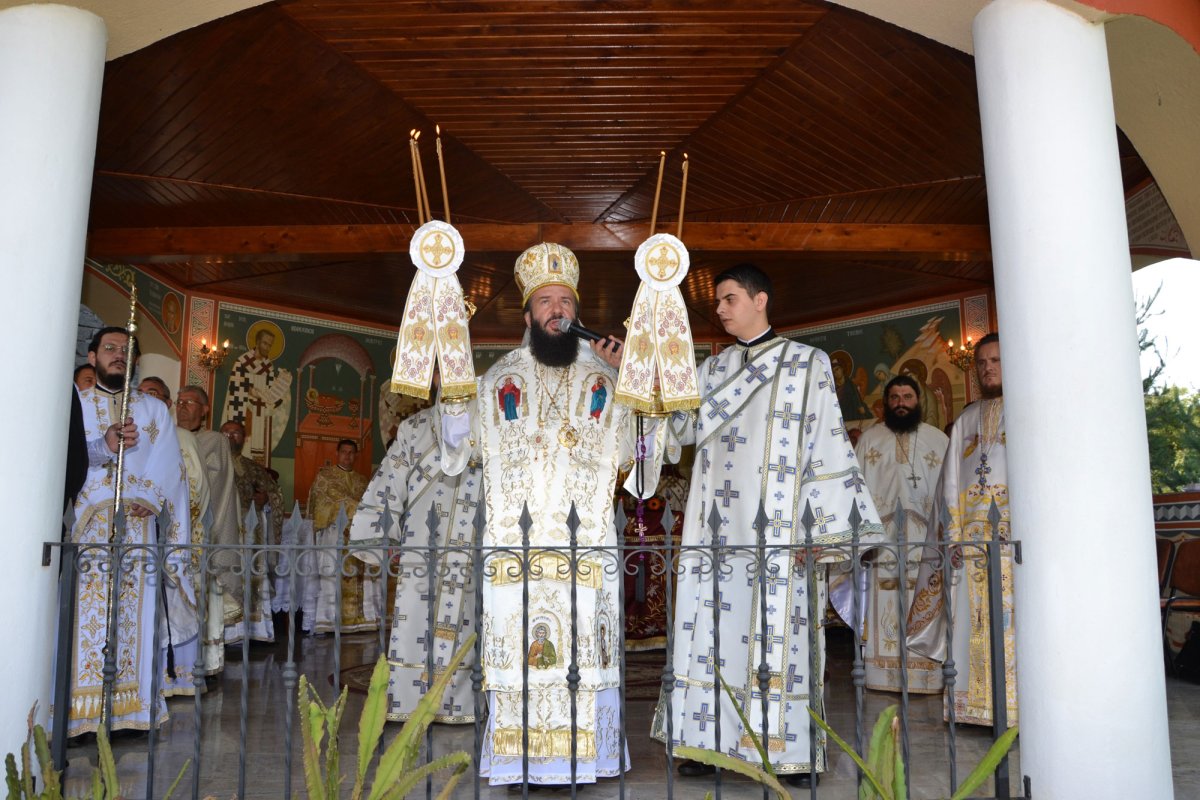 Slujire arhierească la Mănăstirea Piatra Scrisă 57632