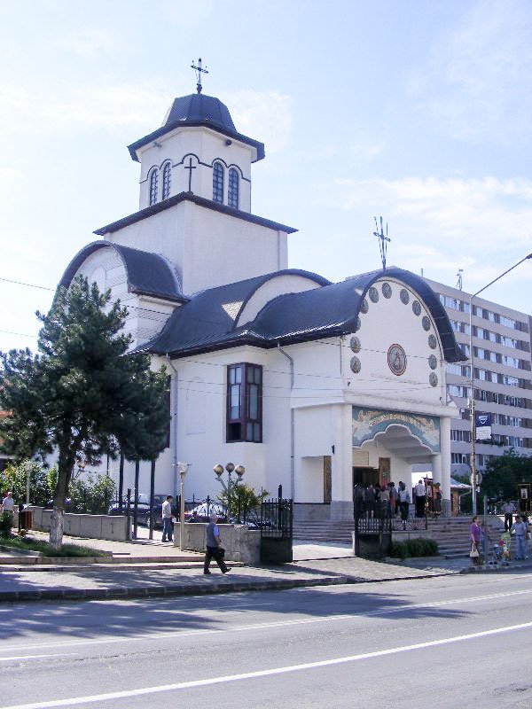 Locaşuri de închinare în haină de sărbătoare 57572