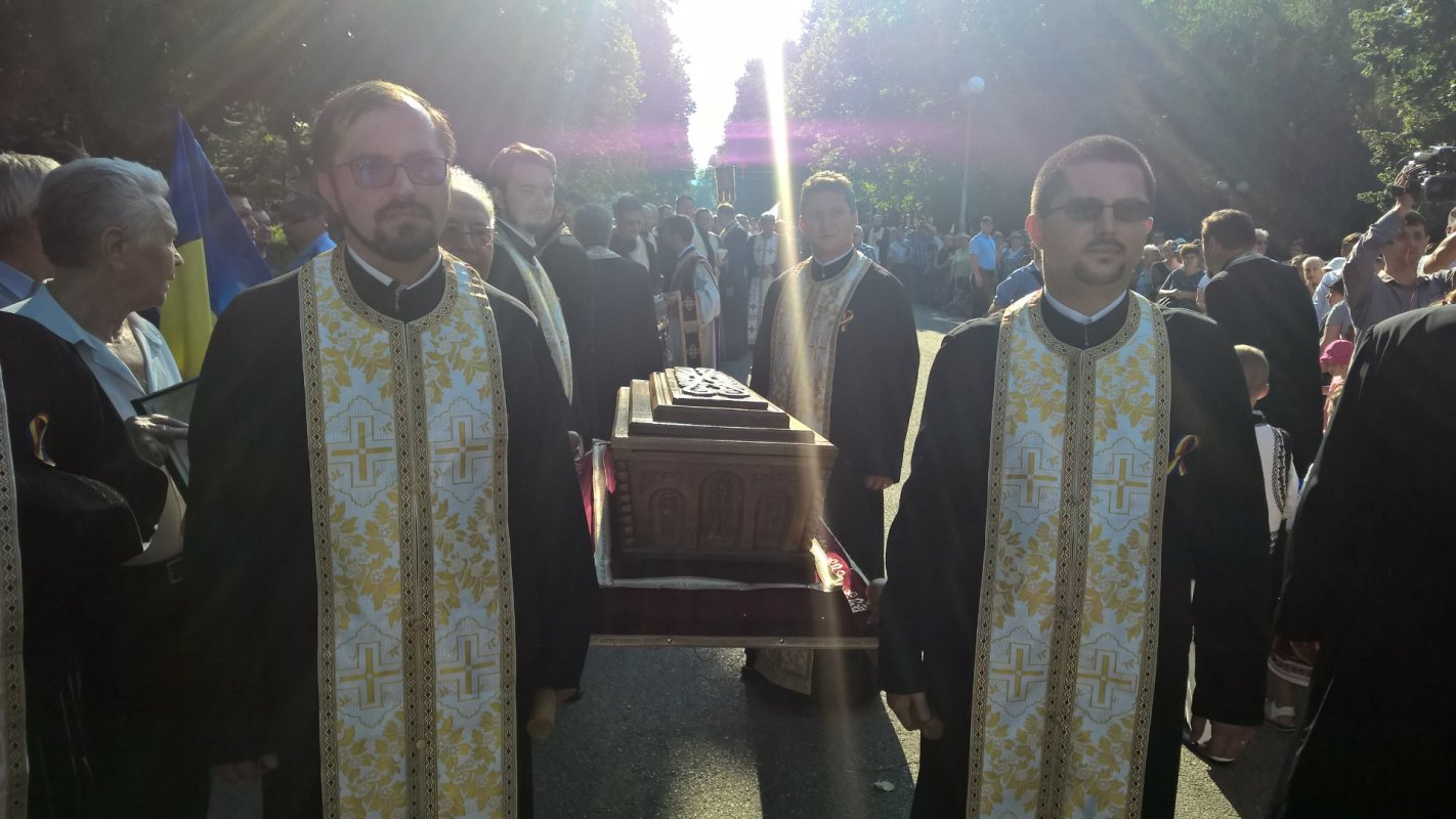 Moaştele Sfinţilor Andrei şi Pantelimon, la Bacău 57551