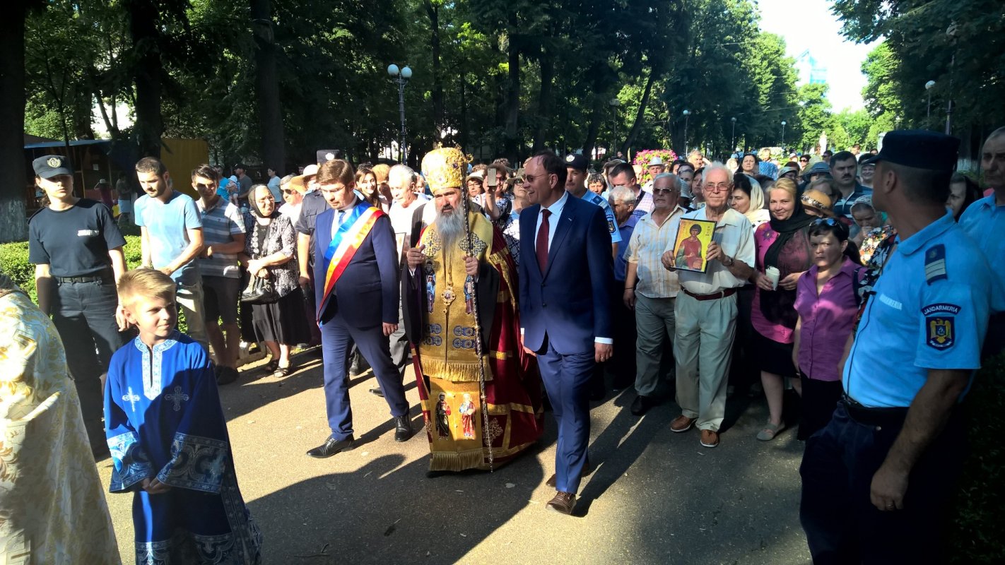 Moaştele Sfinţilor Andrei şi Pantelimon, la Bacău 57552