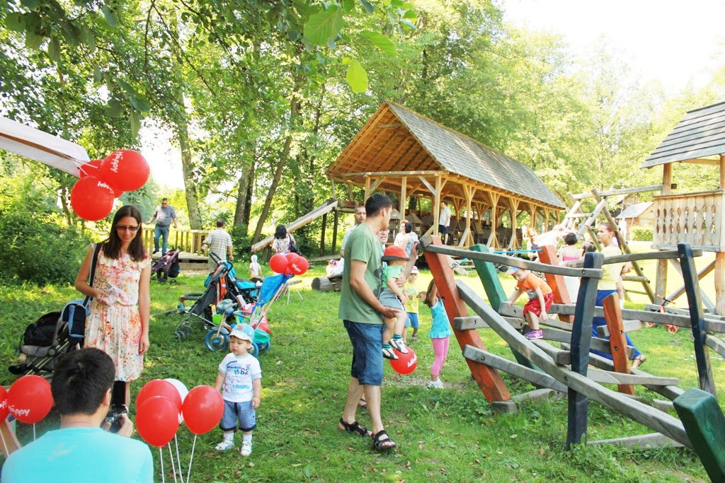 Evenimentul „Ziua Sugarului”, ediţia a XI-a, la Muzeul din Dumbrava Sibiului 57499