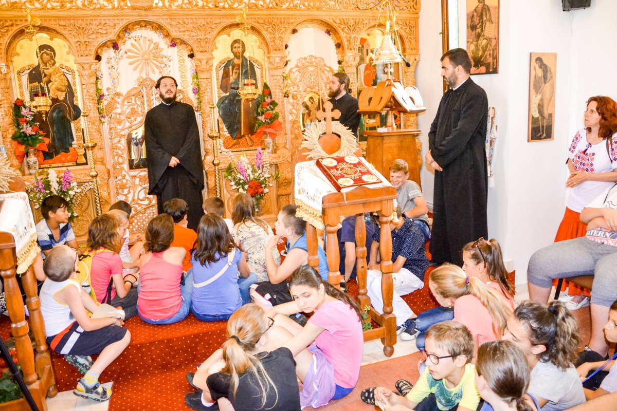 În pelerinaj la început de vacanță 57510