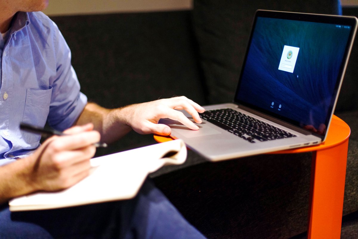 Regulamentul Concursului literar „Cuvinte din lumină” - 2016 59838