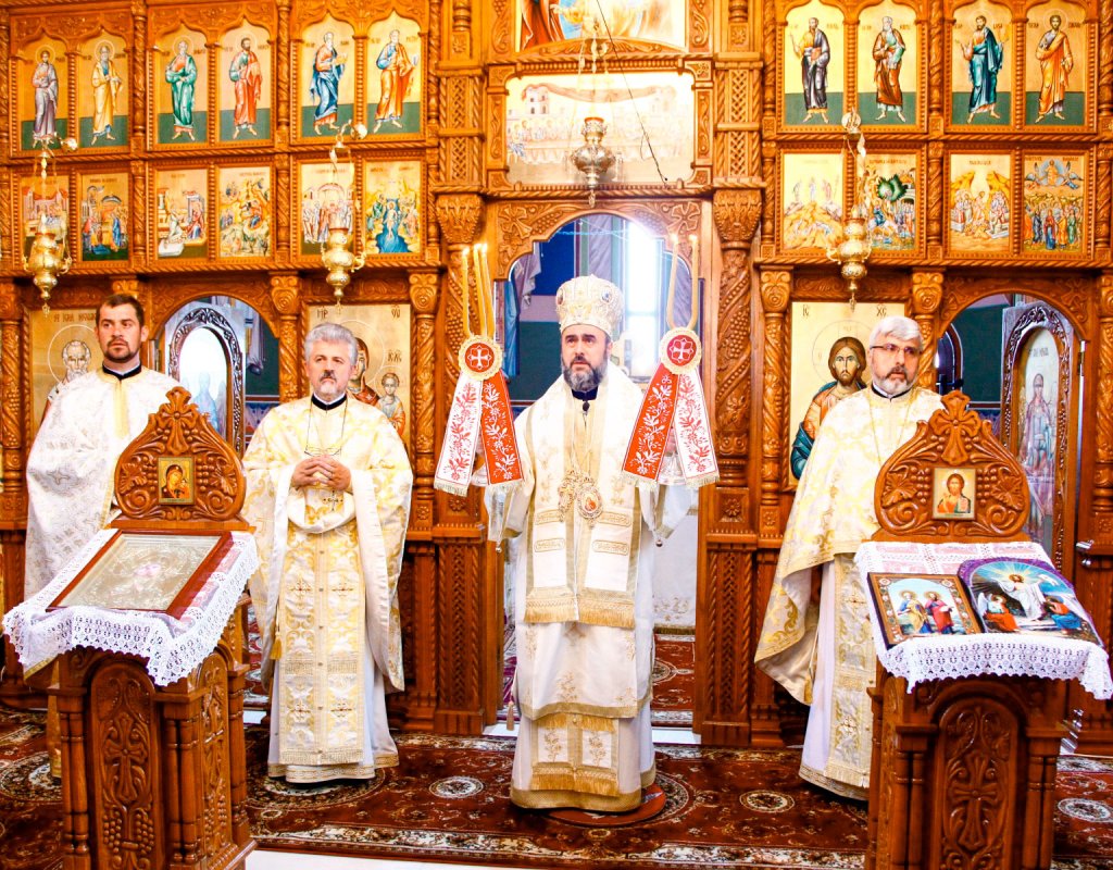 Hramul bisericii buzoiene închinate Sfinţilor Apostoli 57430