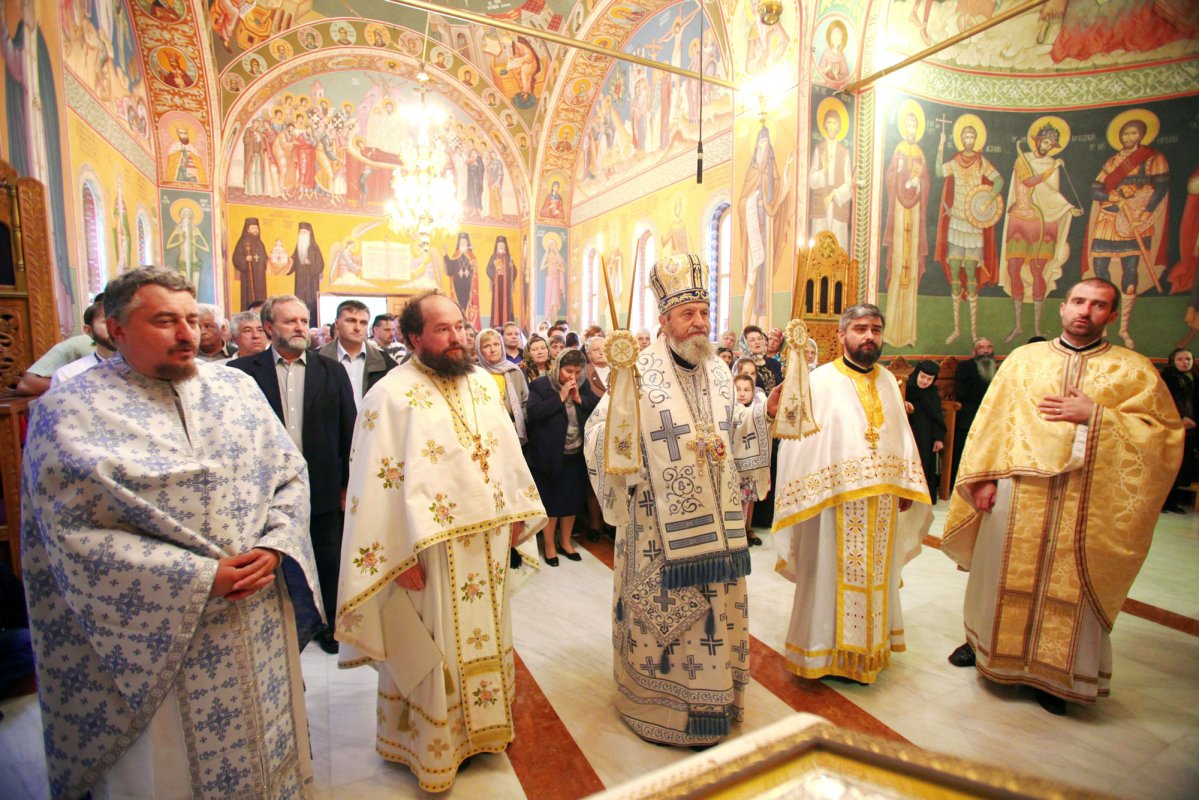 Hramul Sfinţilor Apostoli Petru şi Pavel, în Transilvania 57390