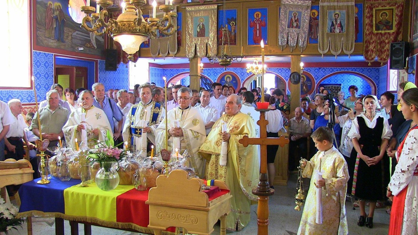 Biserica, loc al întâlnirii fiilor satului 57339