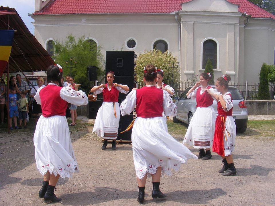 Biserica, loc al întâlnirii fiilor satului 57340
