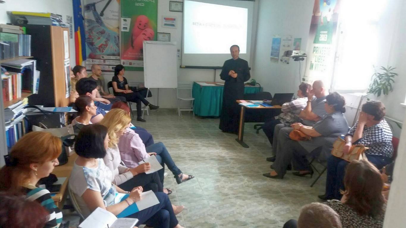 Curs de formare destinat asistenţilor sociali din Bacău 57320