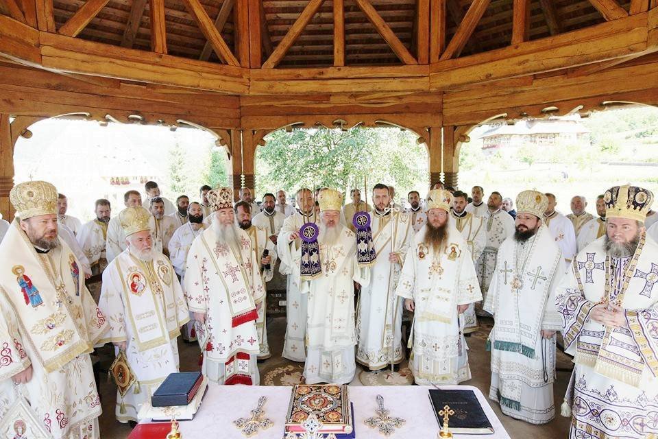 Hramul mănăstirii maramureşene Bârsana 57321