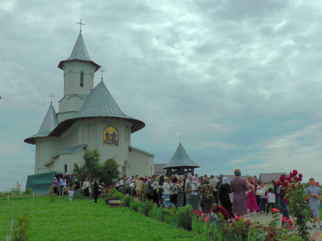 Sucevenii s-au închinat la moaştele Sfintei Maria Magdalena 57319