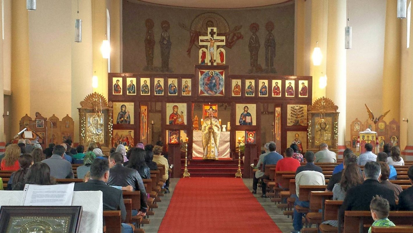 Printre străini, cu sfinții de acasă 57455