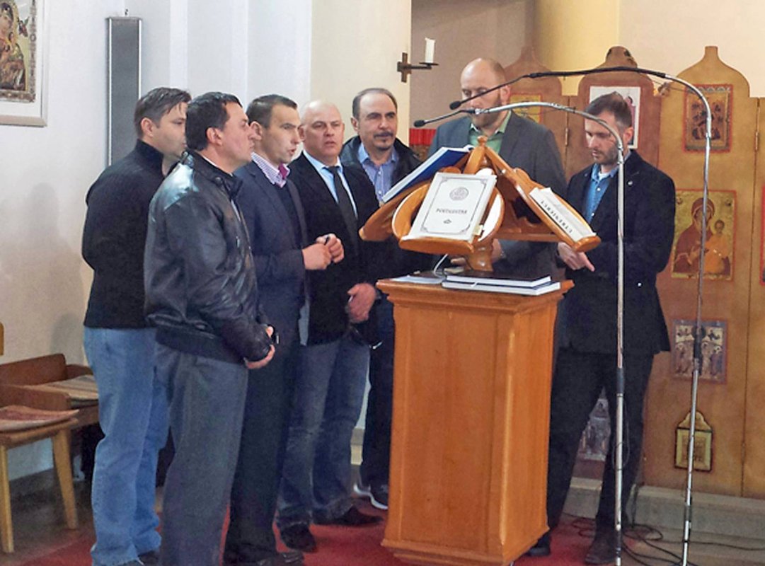 Printre străini, cu sfinții de acasă 57462