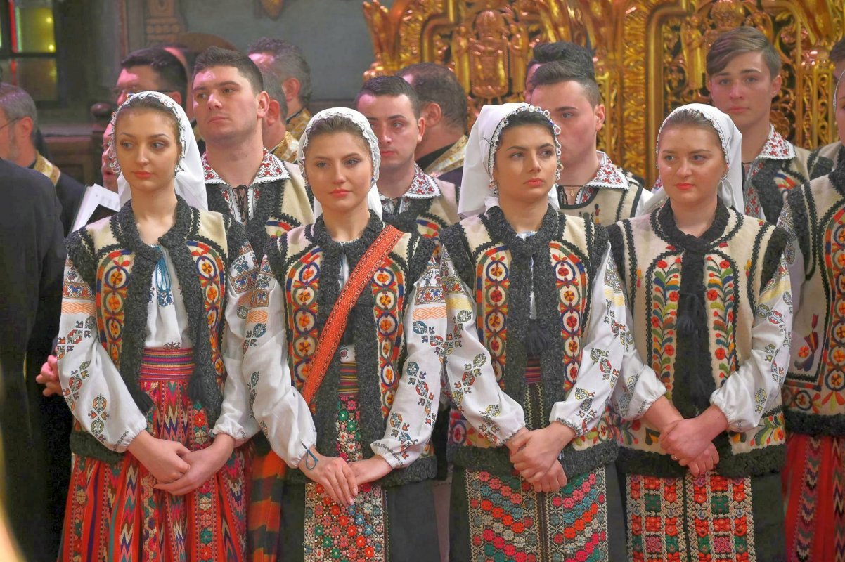 „Cine zice că nu-i dor/  nu-i vrednic de chip de om” 57298